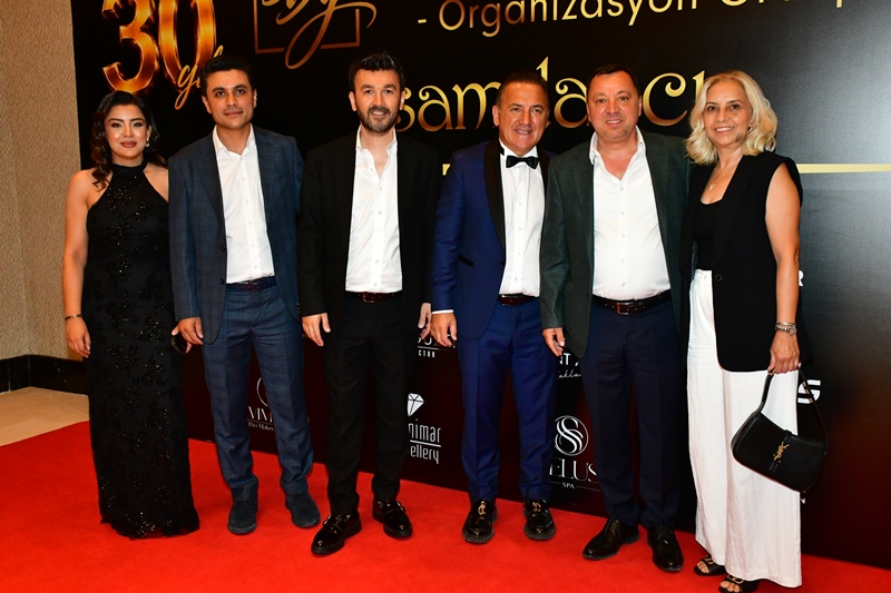 �amdanc� Ve By Mustafa Gaziantep, Görkemli Bir Gala �le Kap�lar�n� Açt� 